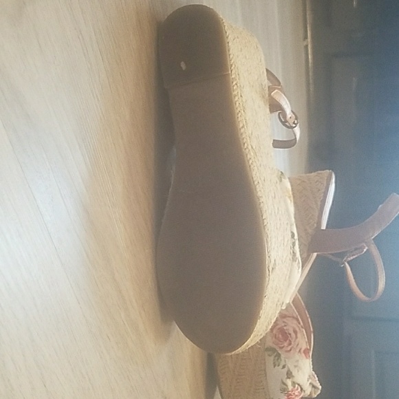 Cute wedges - Picture 2 of 2